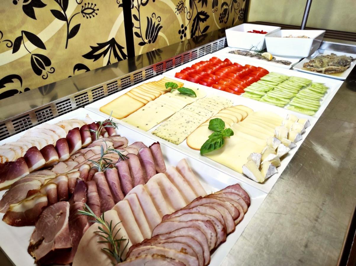 Zlota Jesien Restauracja I Noclegi Nad Jeziorem Kartuzy Eksteriør billede