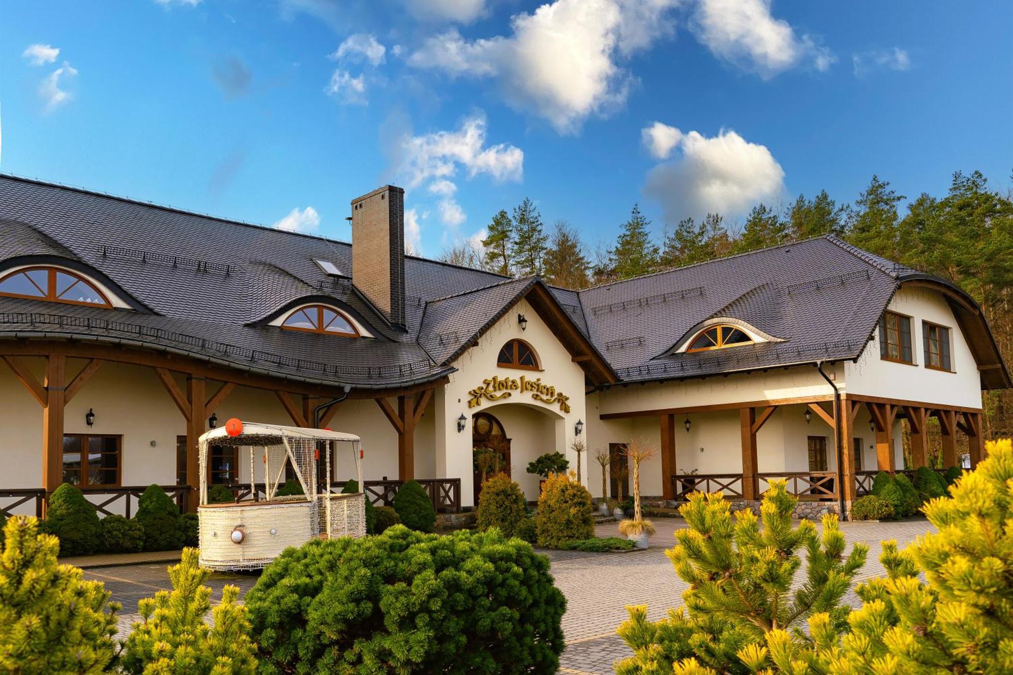 Zlota Jesien Restauracja I Noclegi Nad Jeziorem Kartuzy Eksteriør billede